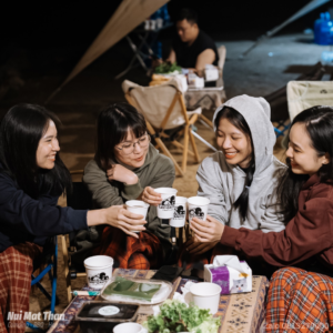 Nhóm bạn Camping Núi Mắt Thần Cao Bằng