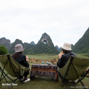 Nhóm bạn Camping Núi Mắt Thần Cao Bằng